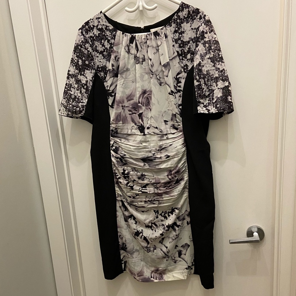 NWOT Kalico Pleated Sheath Dress